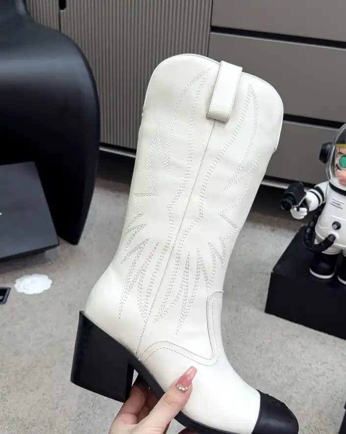 hype Chanel Boots