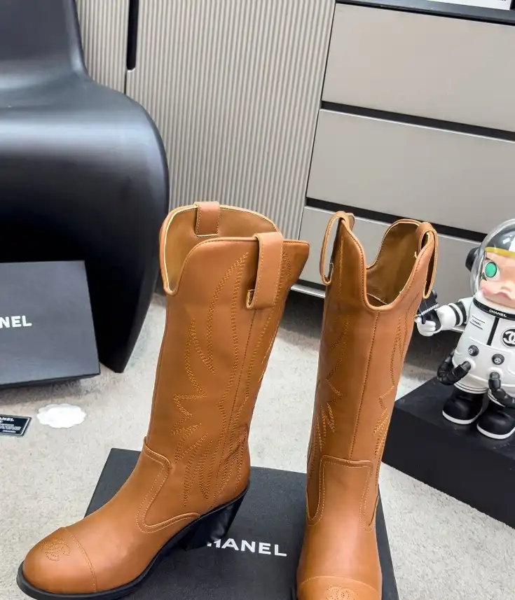 hype Chanel Boots