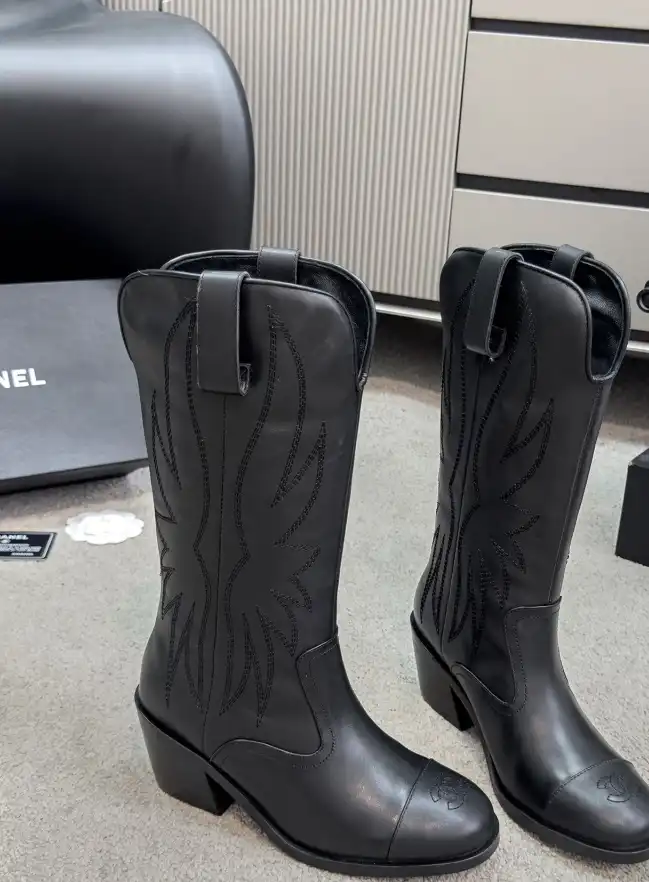 hype Chanel Boots