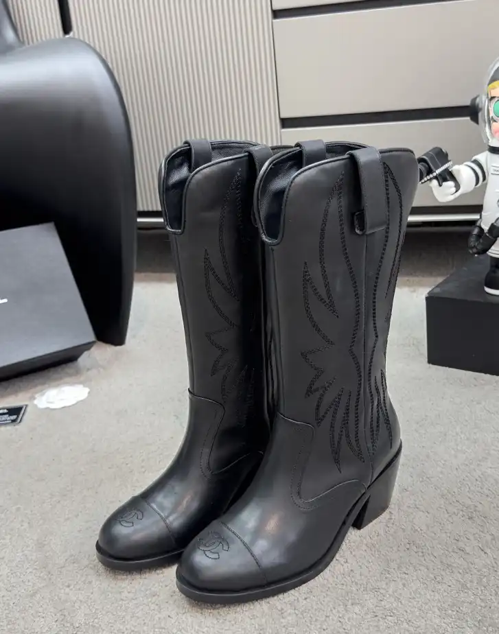 hype Chanel Boots