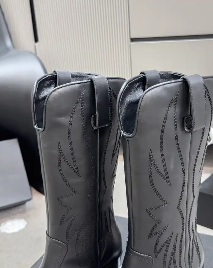 hype Chanel Boots