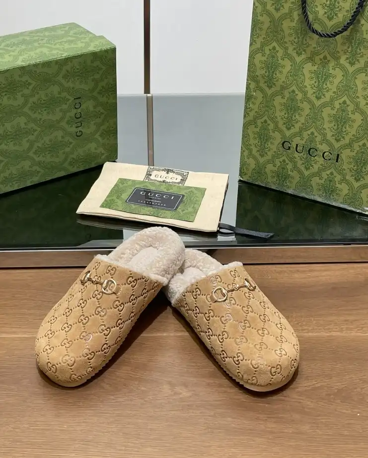 hype Gucci Slippers