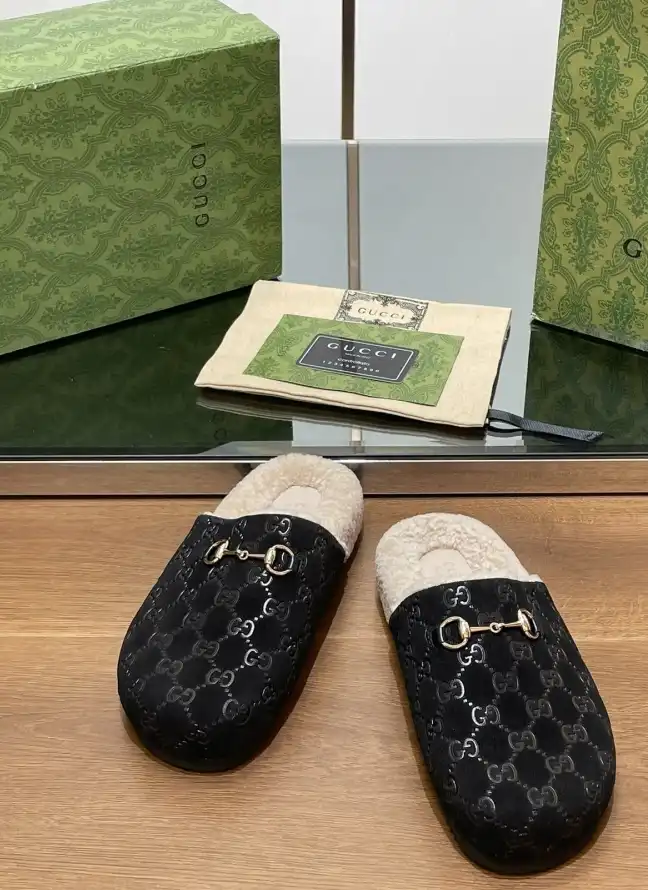 hype Gucci Slippers