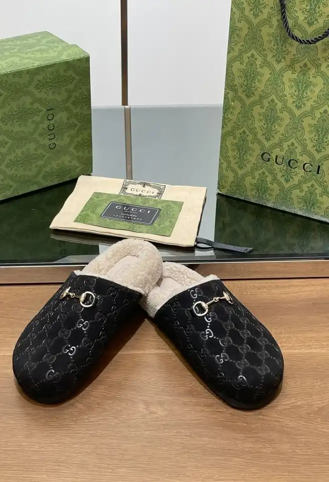 hype Gucci Slippers