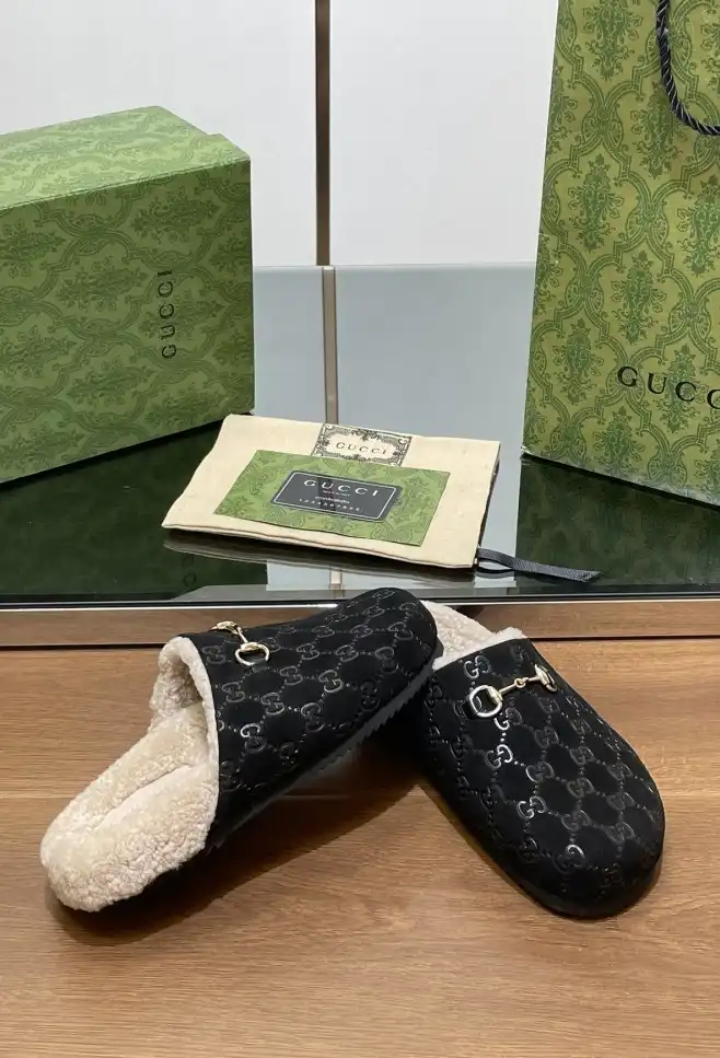 hype Gucci Slippers