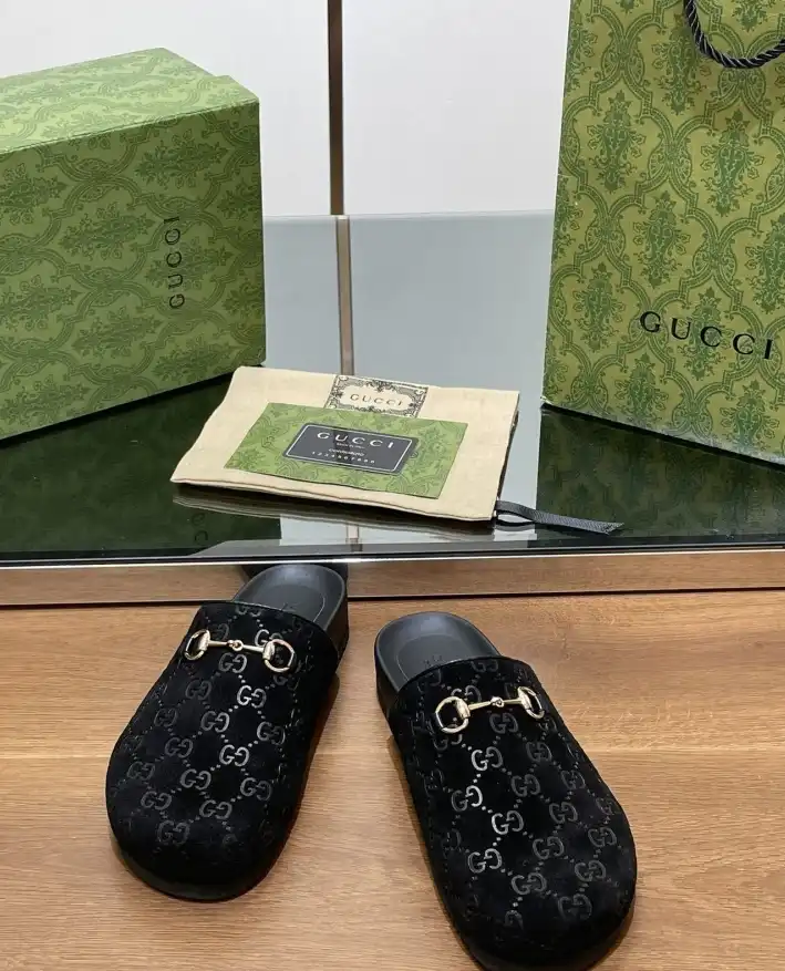 hype Gucci Slippers