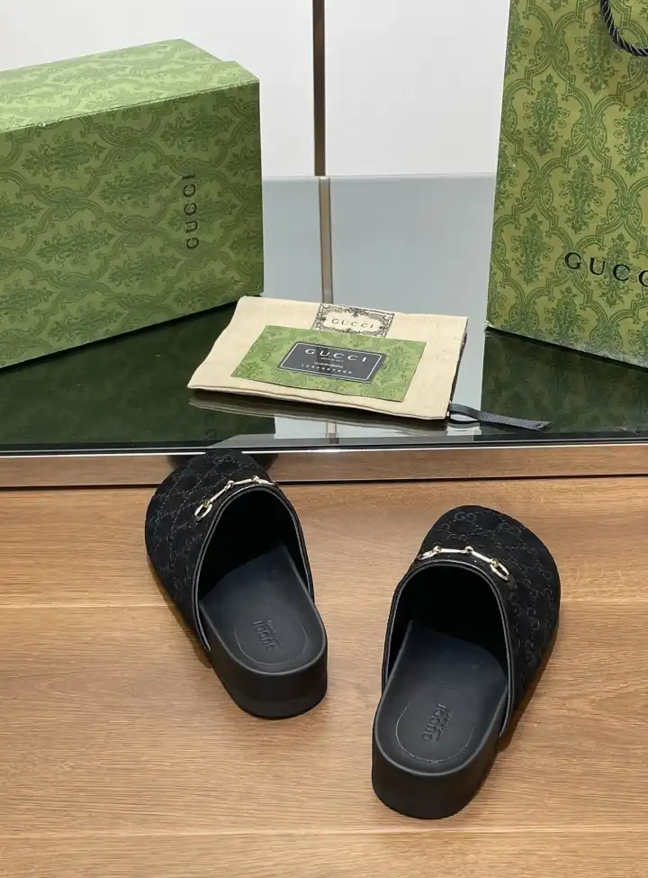 hype Gucci Slippers