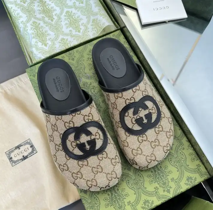 hype Gucci Slippers