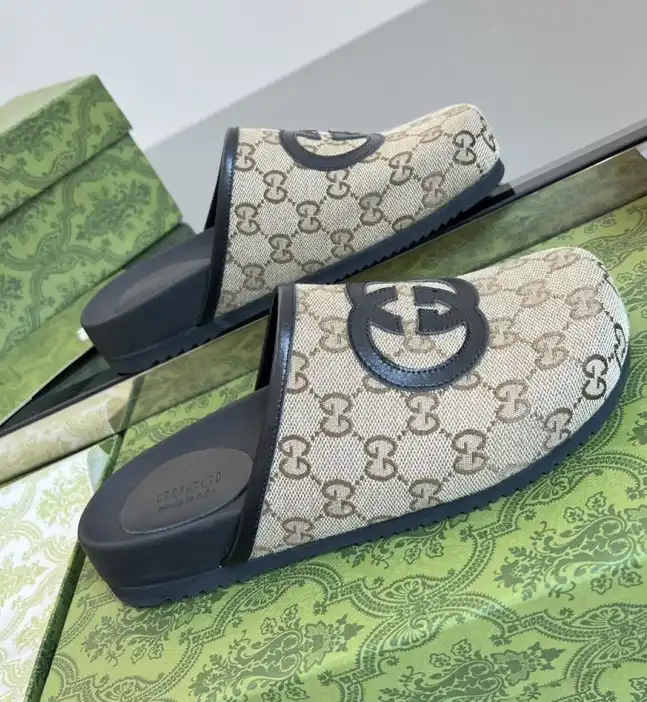 hype Gucci Slippers