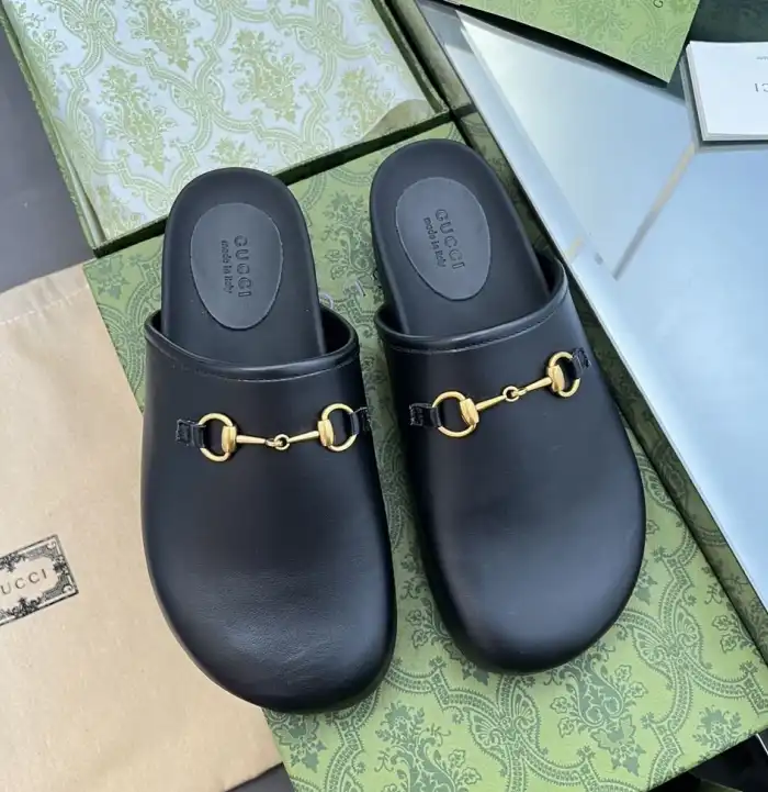 hype Gucci Slippers