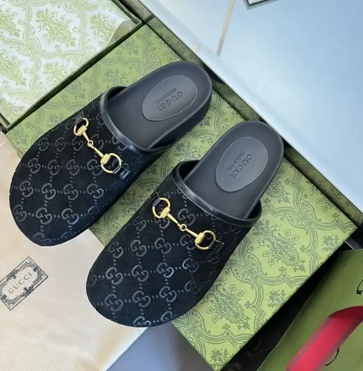 hype Gucci Slippers