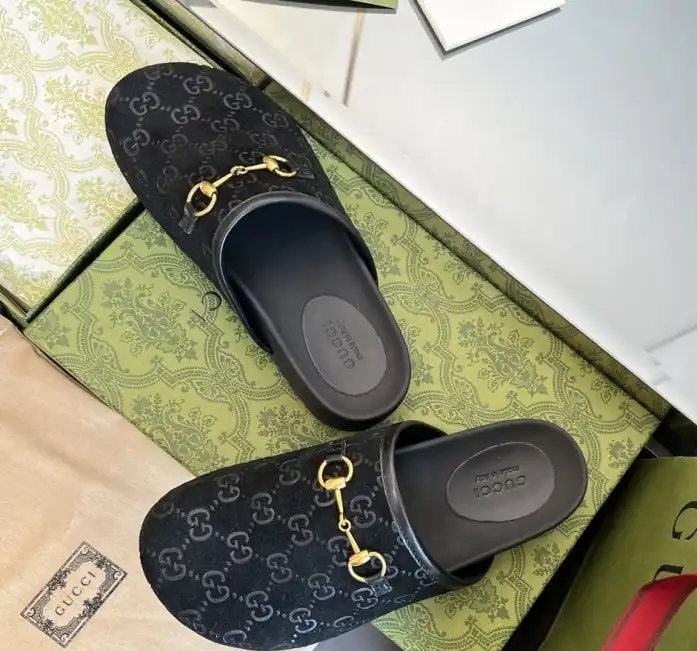 hype Gucci Slippers