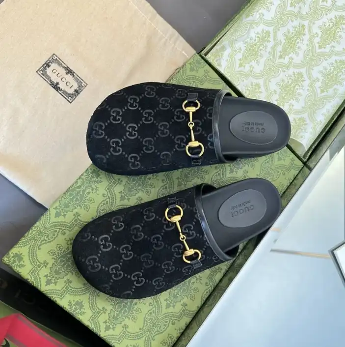 hype Gucci Slippers