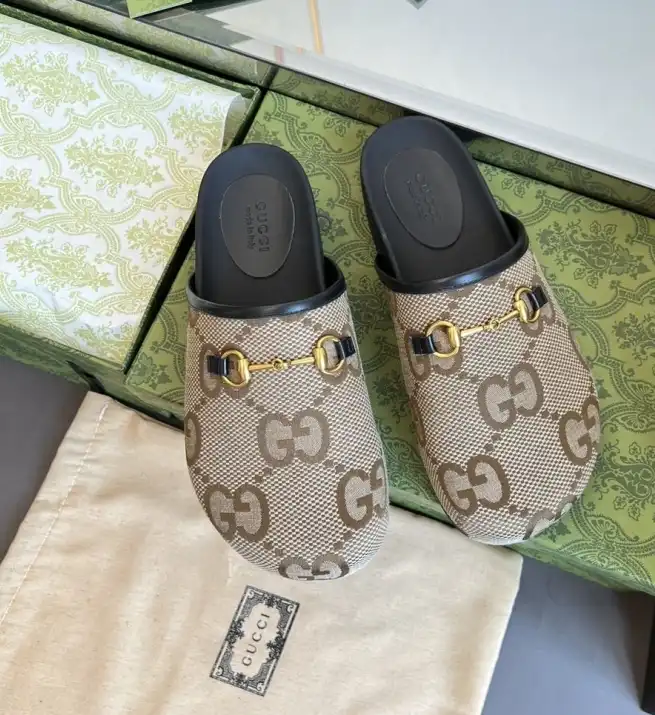 hype Gucci Slippers