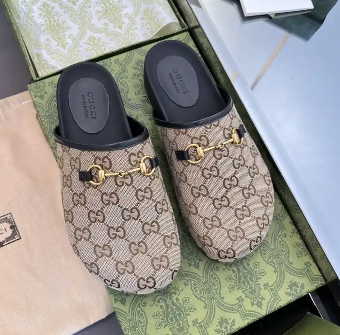 hype Gucci Slippers