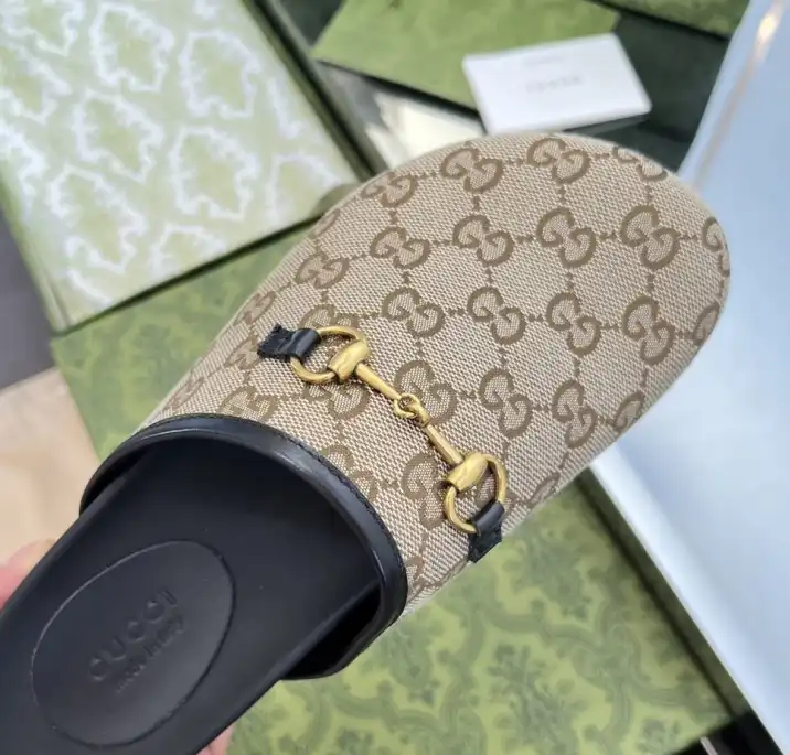 hype Gucci Slippers