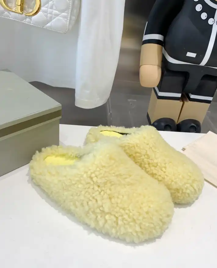 hype Other Slippers