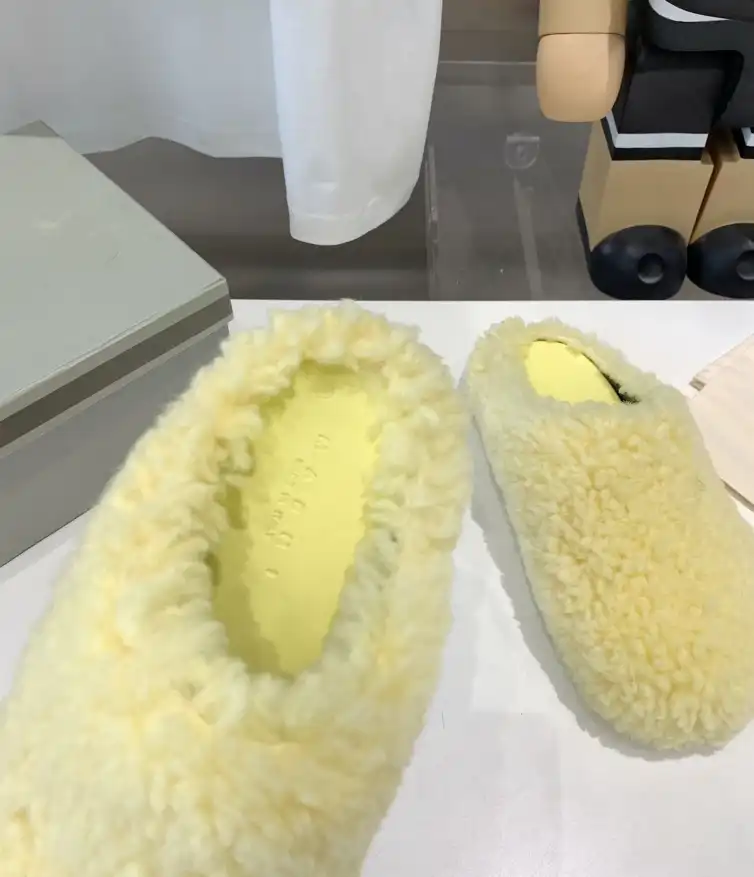 hype Other Slippers