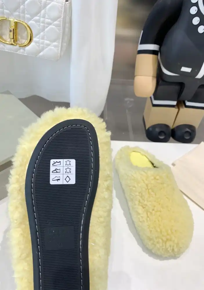 hype Other Slippers