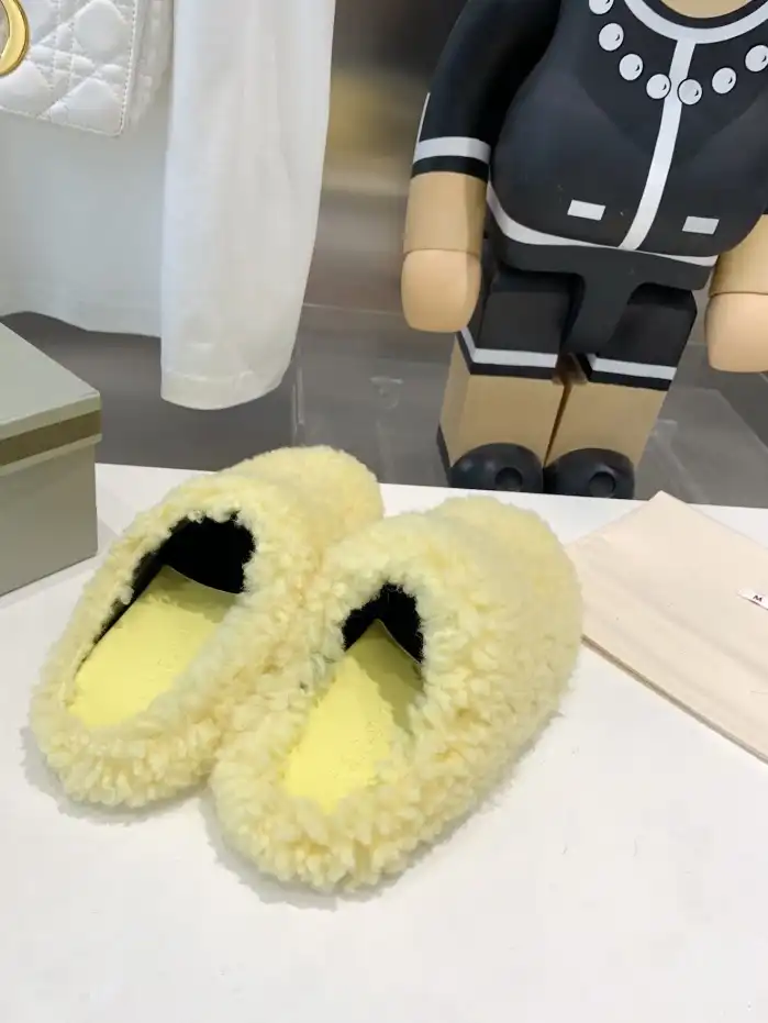 hype Other Slippers