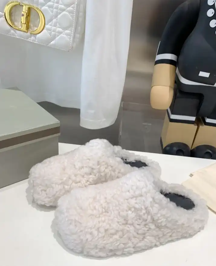 hype Other Slippers