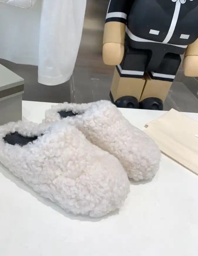 hype Other Slippers