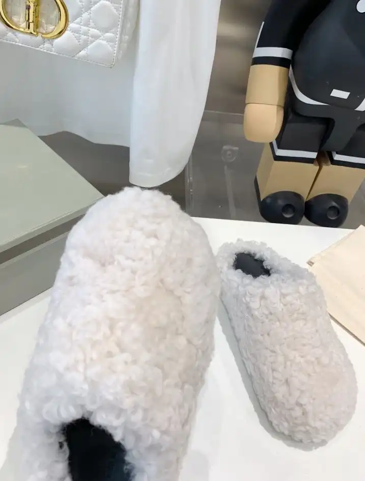 hype Other Slippers