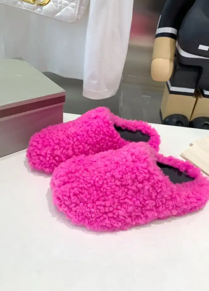 hype Other Slippers