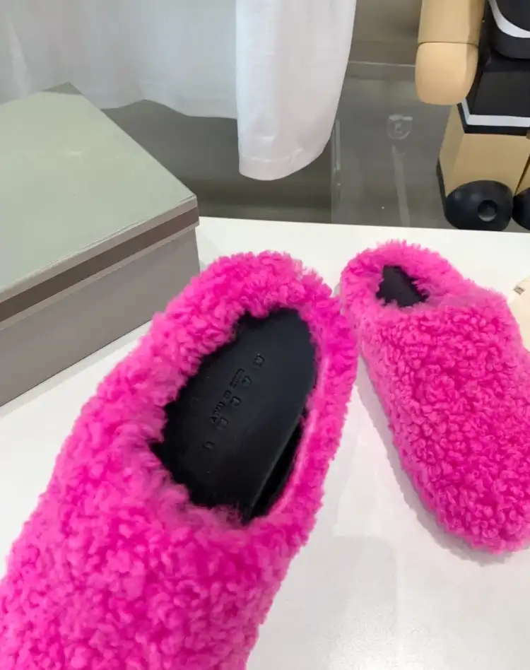 hype Other Slippers