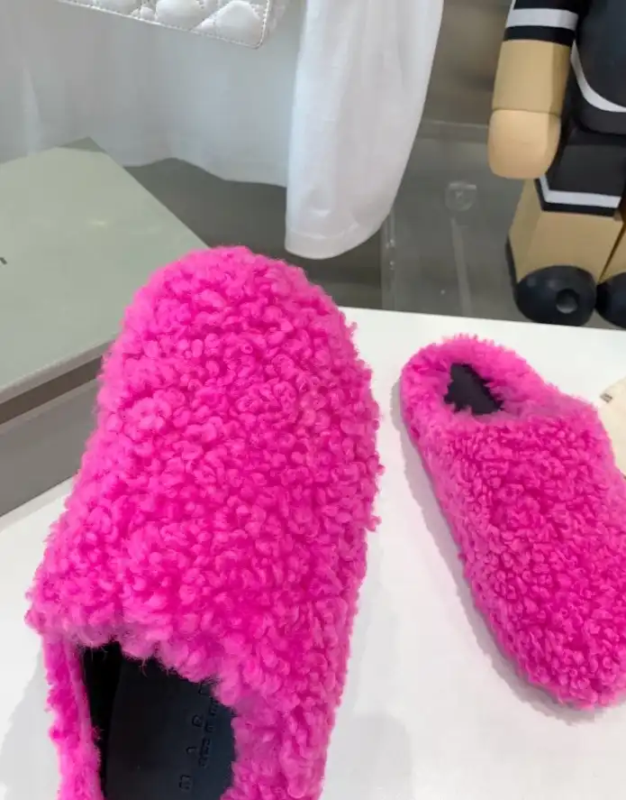 hype Other Slippers