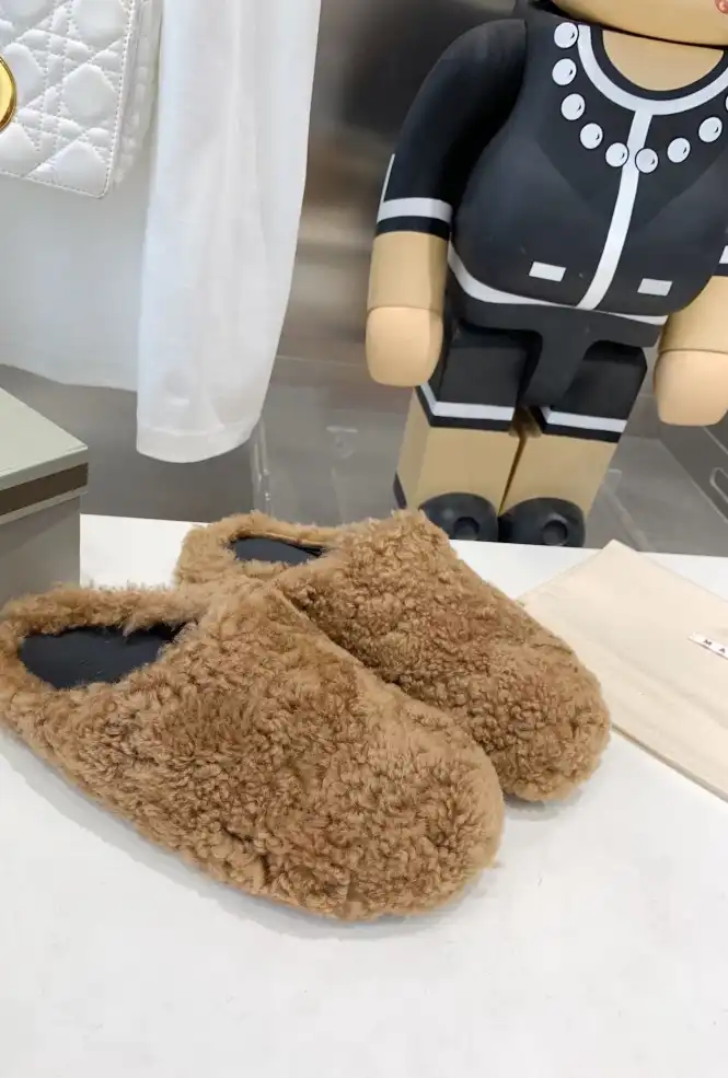 hype Other Slippers