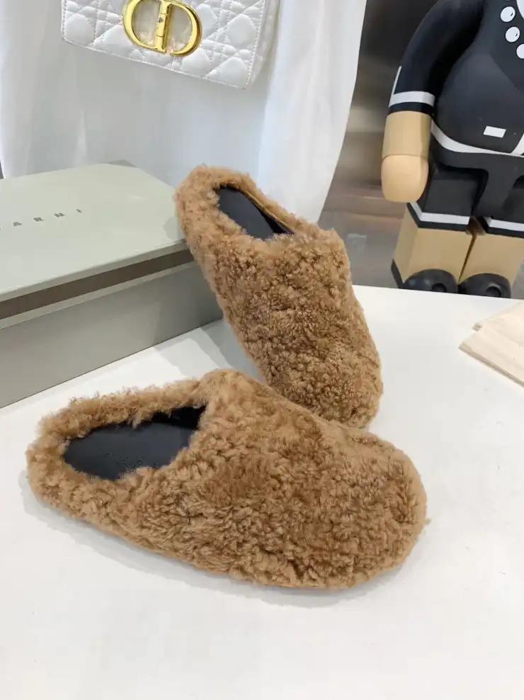 hype Other Slippers