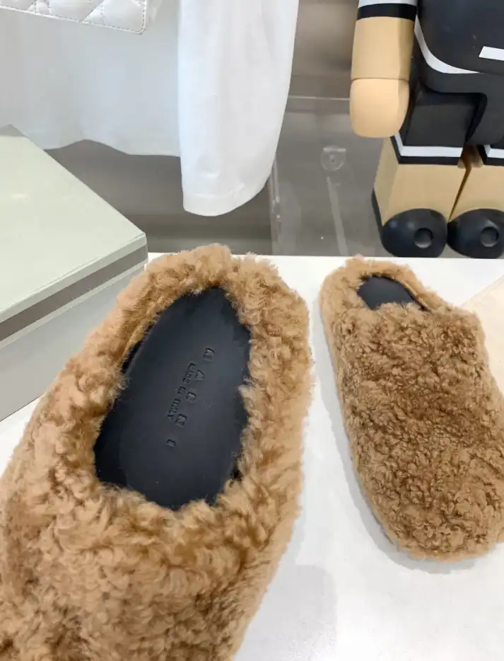 hype Other Slippers