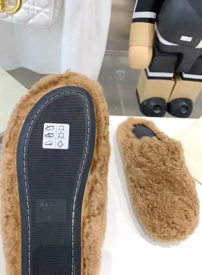 hype Other Slippers