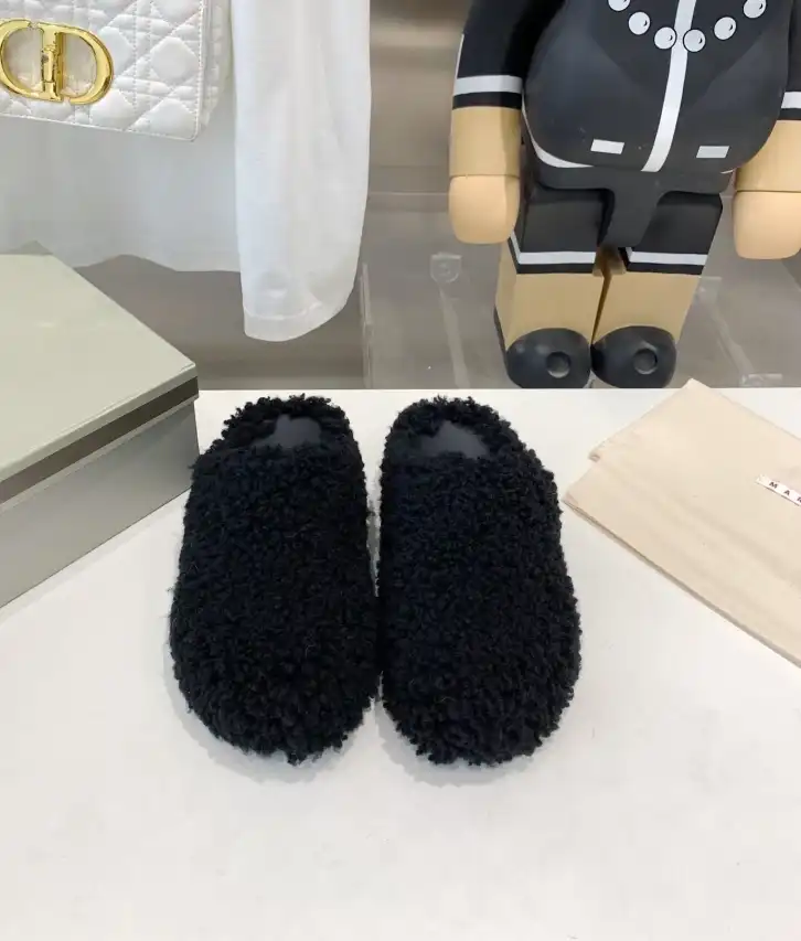 hype Other Slippers