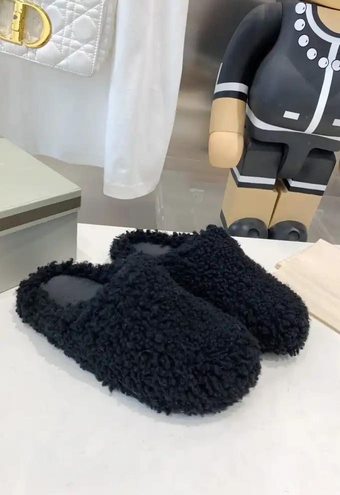 hype Other Slippers