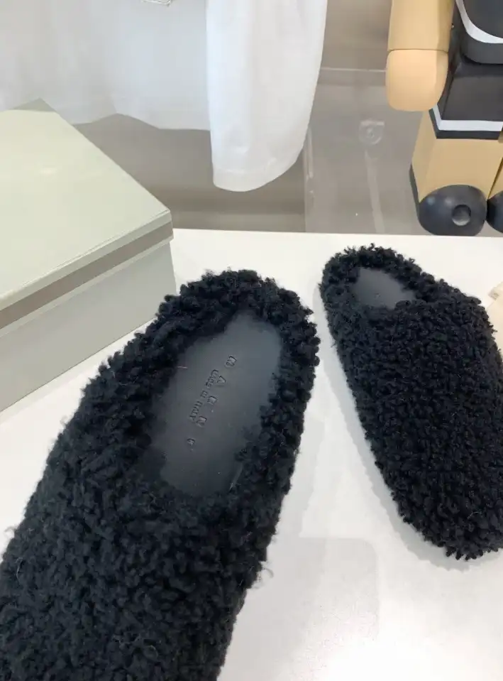 hype Other Slippers