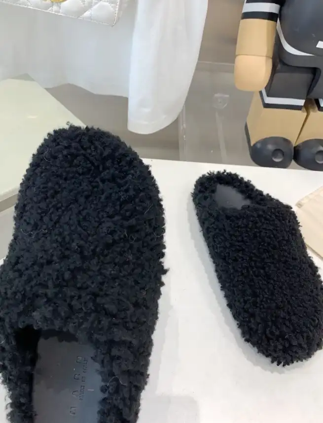 hype Other Slippers