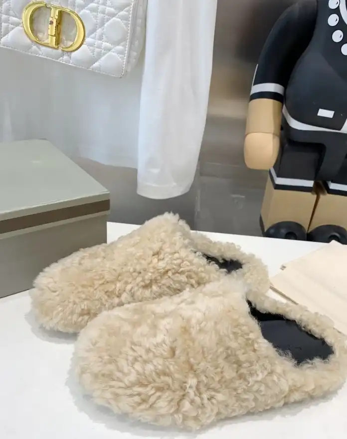 hype Other Slippers