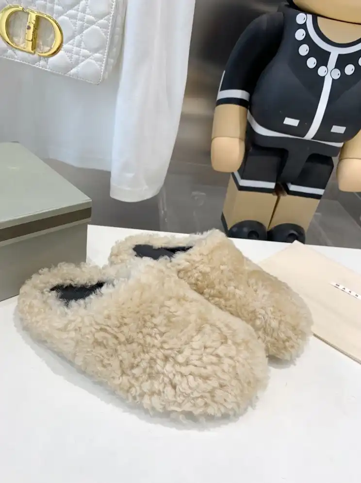 hype Other Slippers