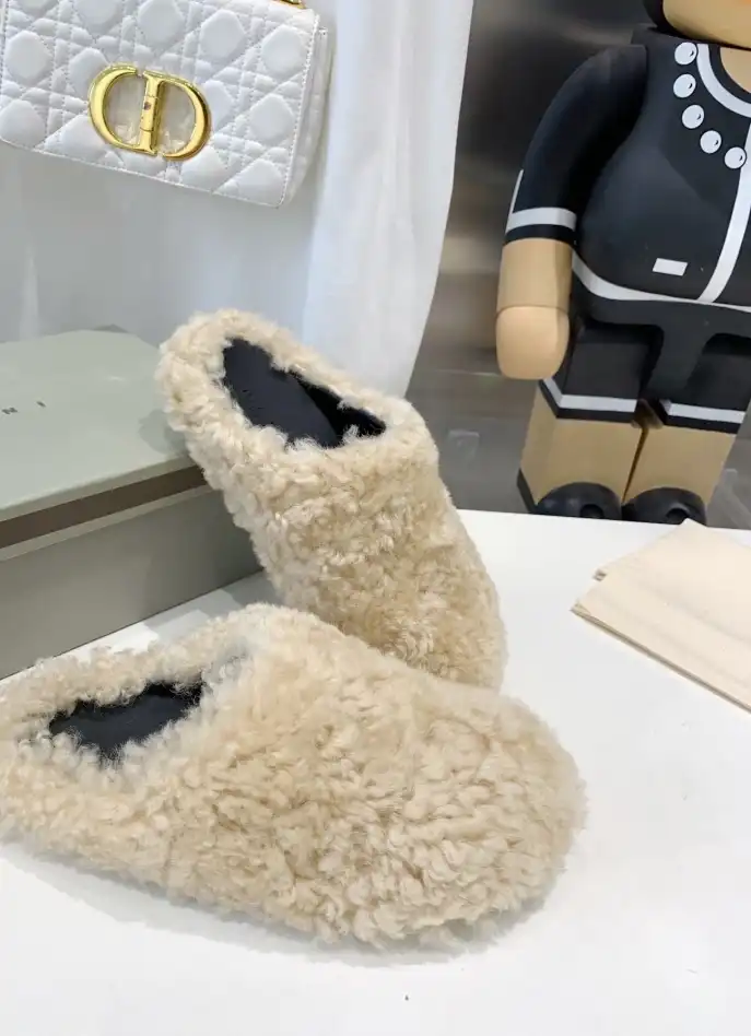 hype Other Slippers