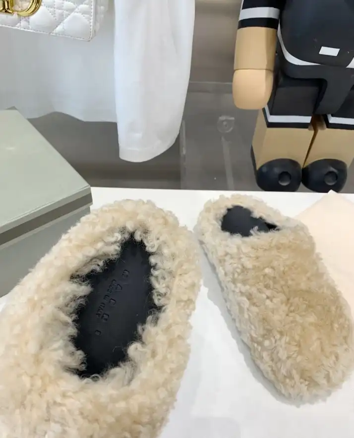 hype Other Slippers