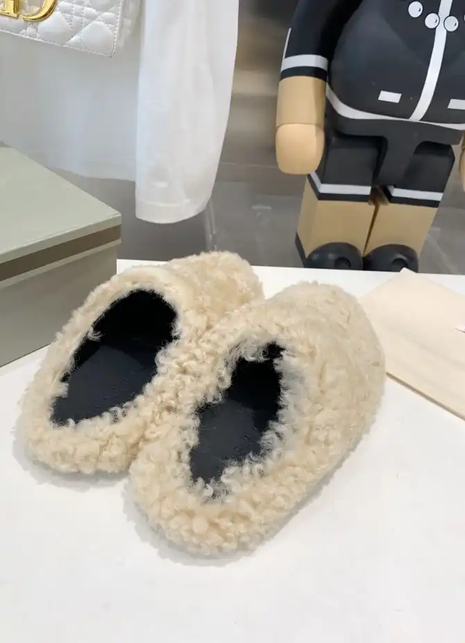 hype Other Slippers