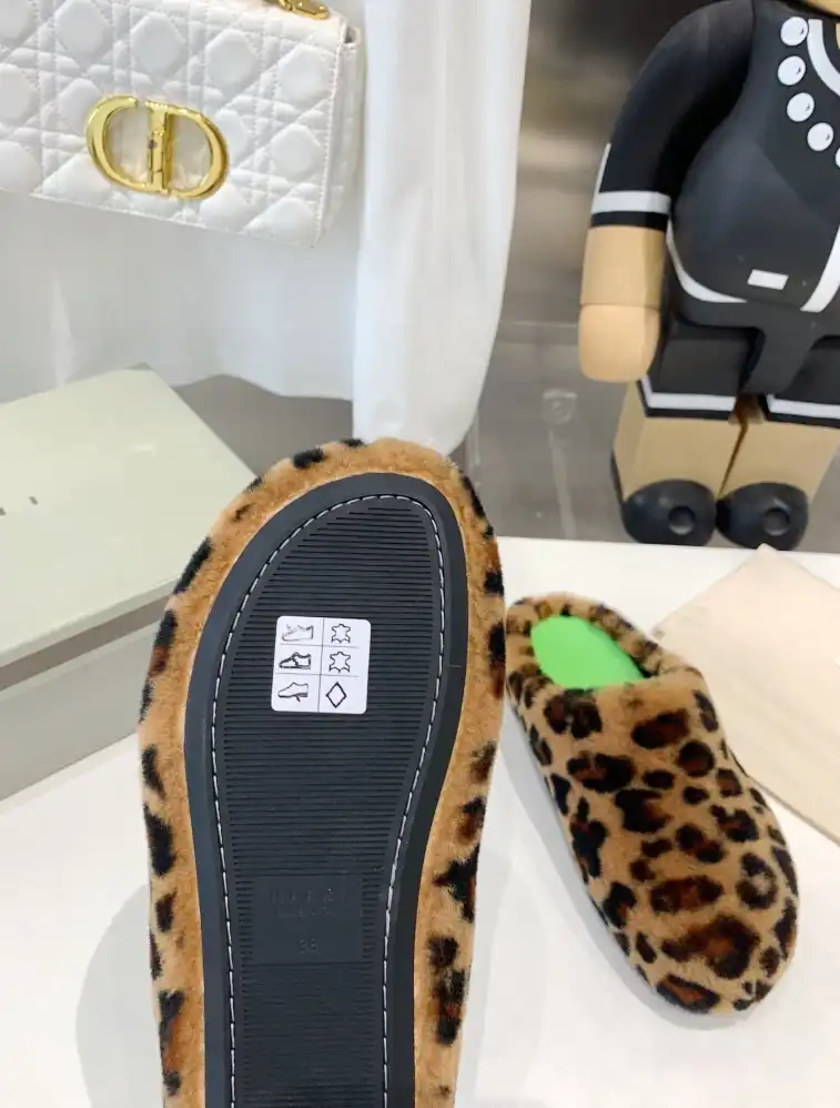 hype Other Slippers