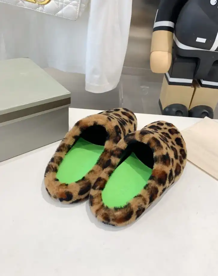 hype Other Slippers