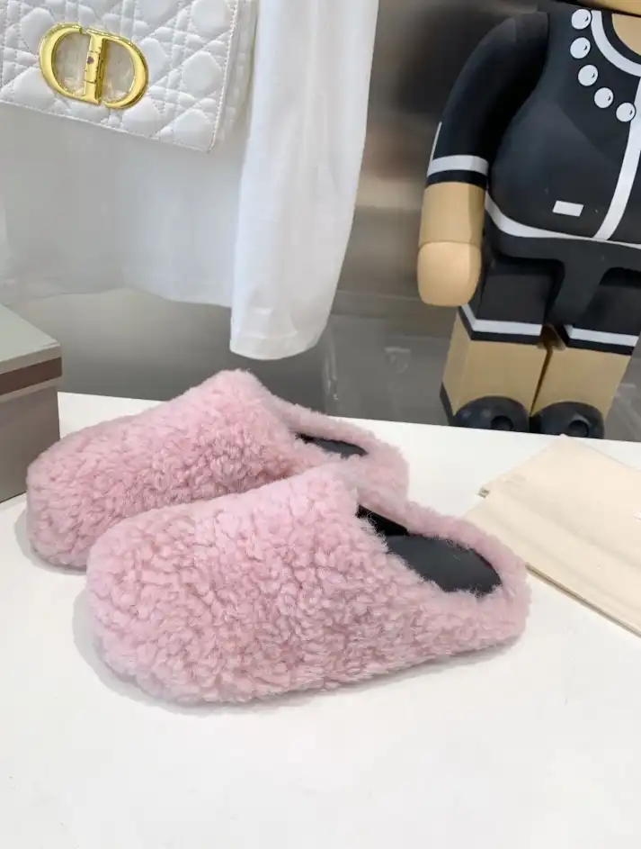 hype Other Slippers