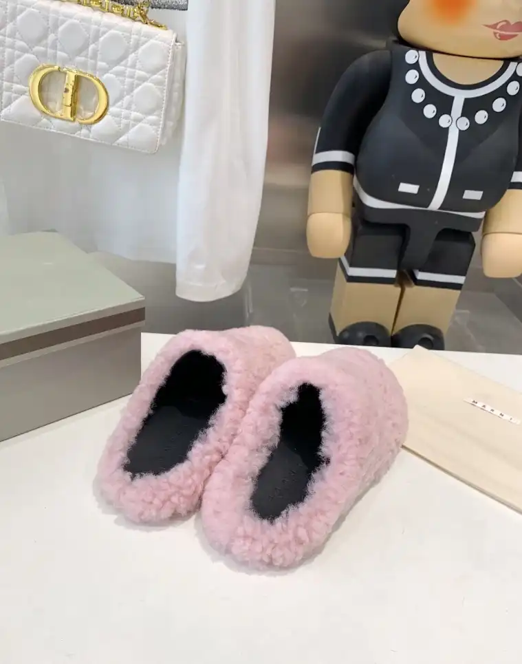 hype Other Slippers