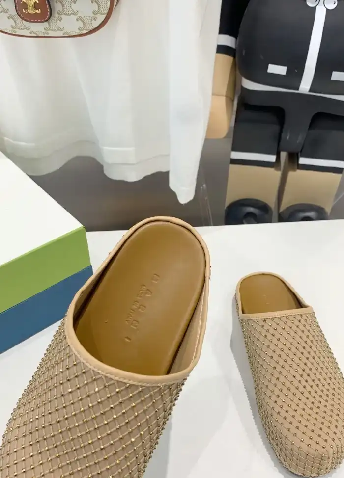 hype Other Slippers