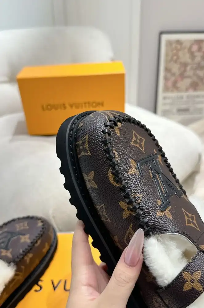 hype LV Slippers