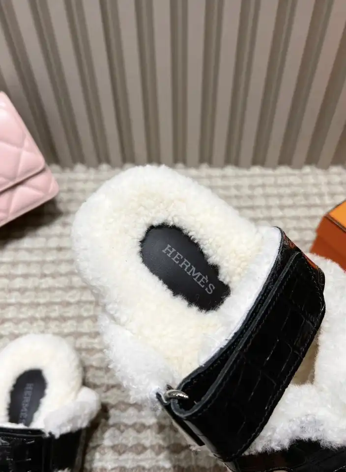 hype Hermes Slippers